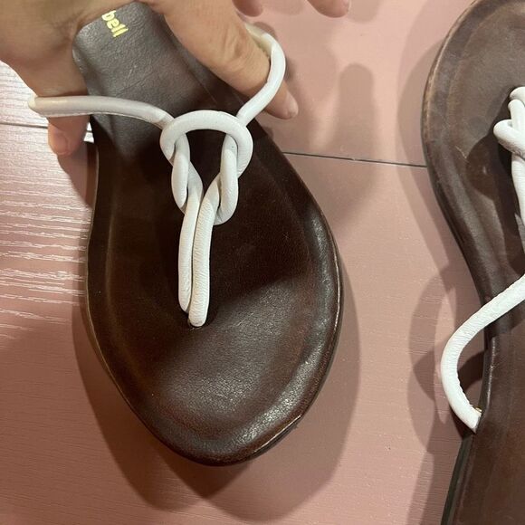 Jeffery Campbell White Flip Flops - Picture 2 of 6